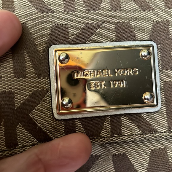 - MICHAEL KORS  Mini Crossbody bag , adjustable Strap - Picture 8 of 8